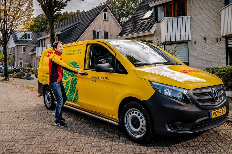 Groot pakket versturen duurzaam en snel DHL
